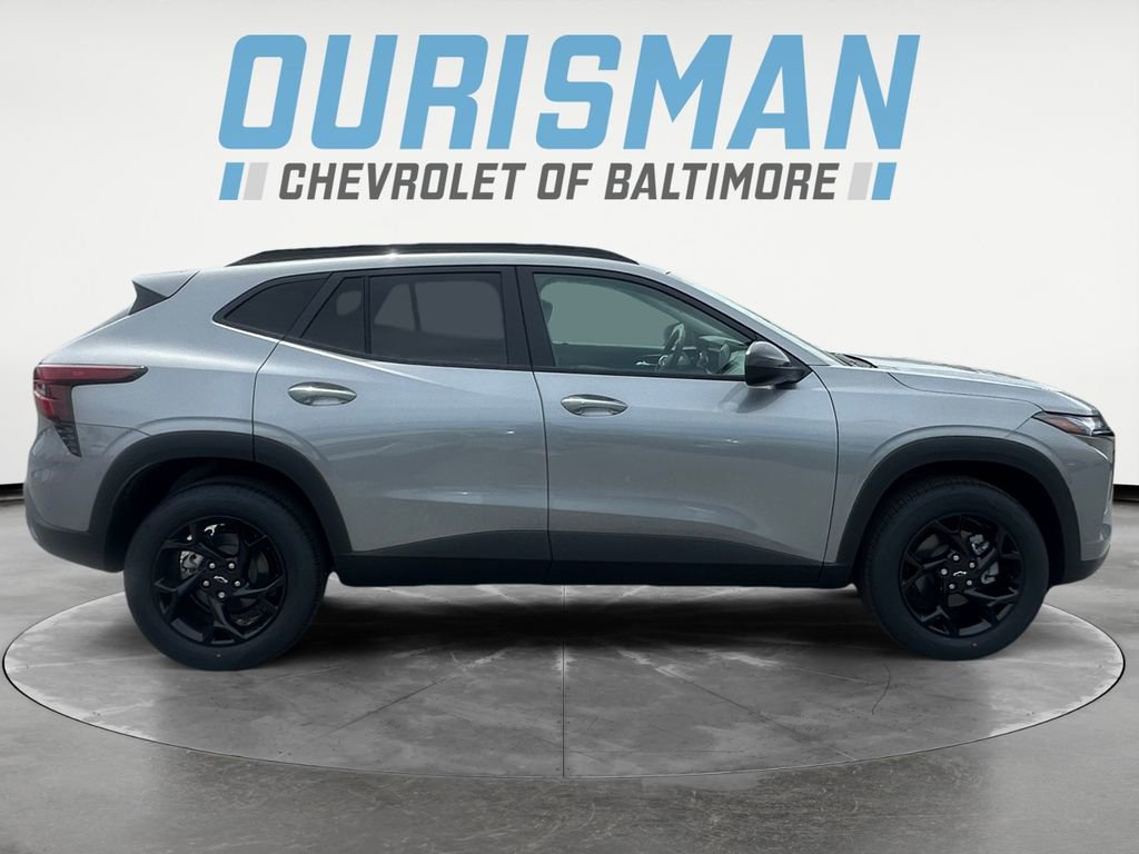 New 2026 Chevrolet Trax LT w/ Midnight Edition FWD image 7