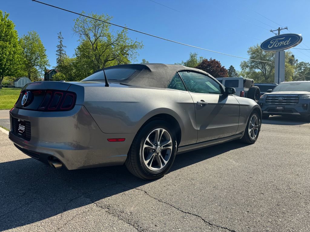 Used 2014 Ford Mustang Premium RWD image 33