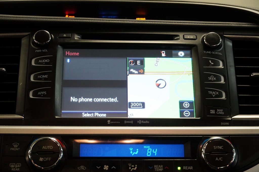 Used 2019 Toyota Highlander SE image 17