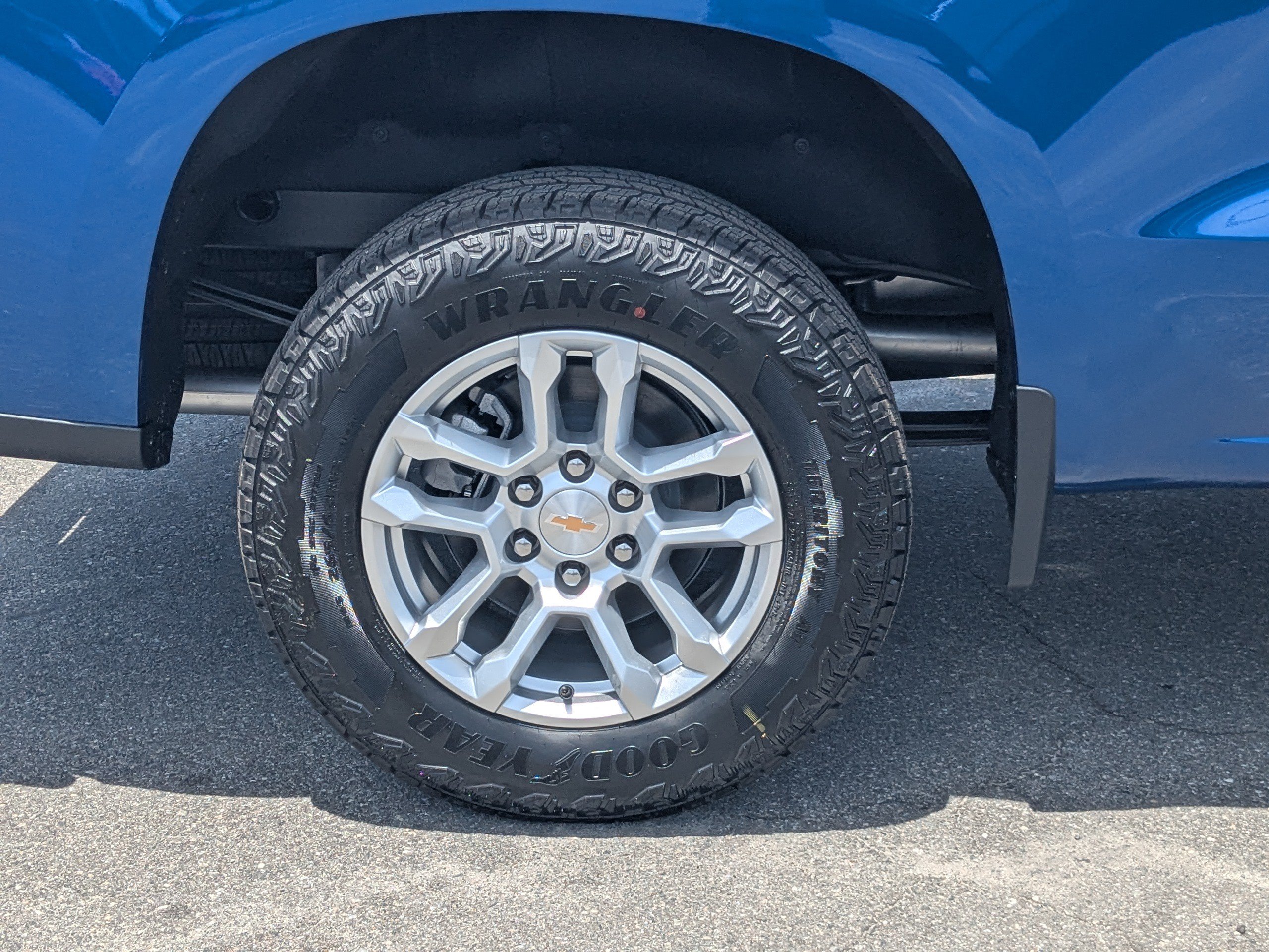 New 2026 Chevrolet Silverado 1500 LT w/ Z71 Off-Road Package AWD/4WD image 11