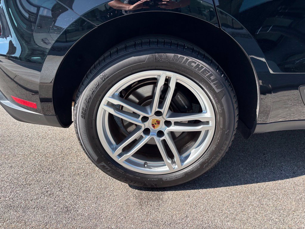Certified 2026 Porsche Macan AWD/4WD image 40