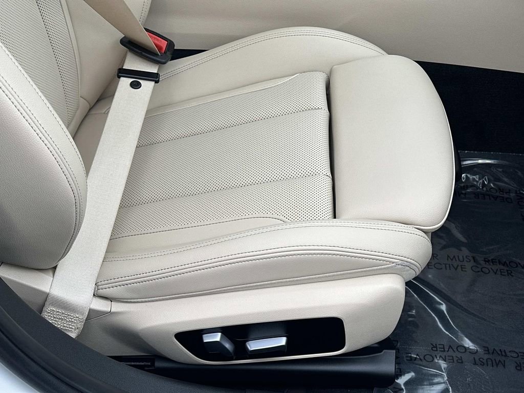 Used 2022 BMW 330i xDrive Sedan w/ Premium Package image 36