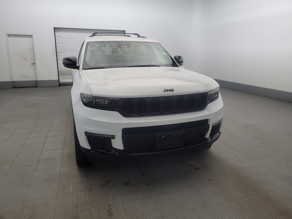 Used 2023 Jeep Grand Cherokee L Limited w/ Black Appearance Package AWD/4WD image 14