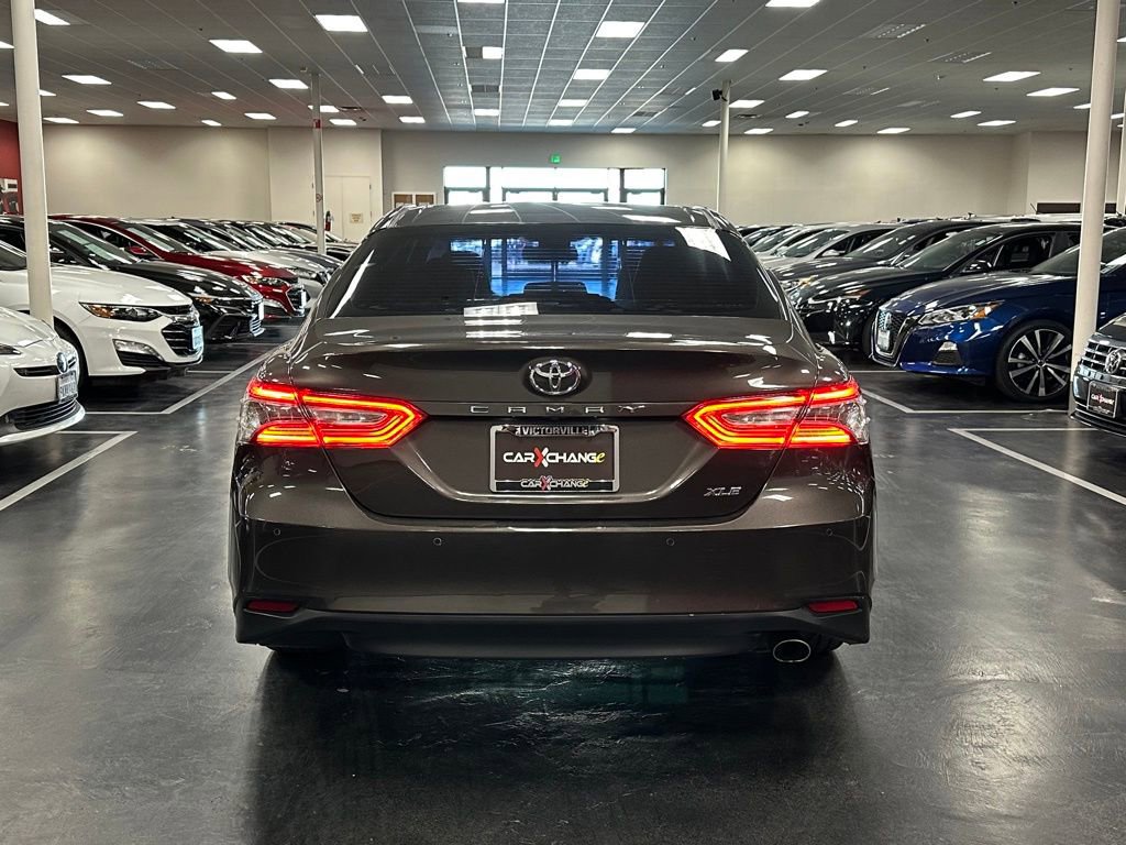 Used 2018 Toyota Camry XLE FWD image 6