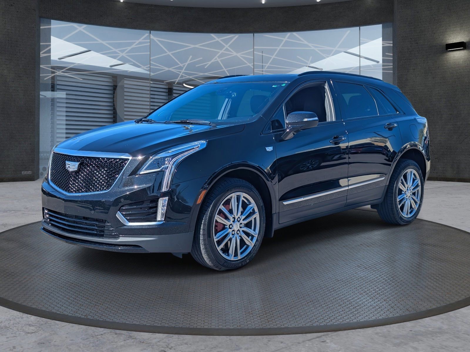 Used 2024 Cadillac XT5 Sportv image 2