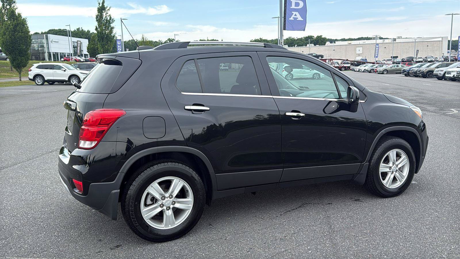Used 2020 Chevrolet Trax LT w/ Driver Confidence Package AWD/4WD image 5