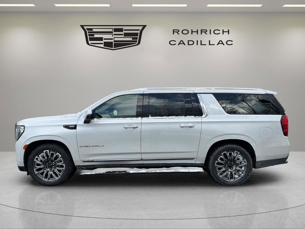 Used 2023 GMC Yukon XL Denali Ultimate image 9