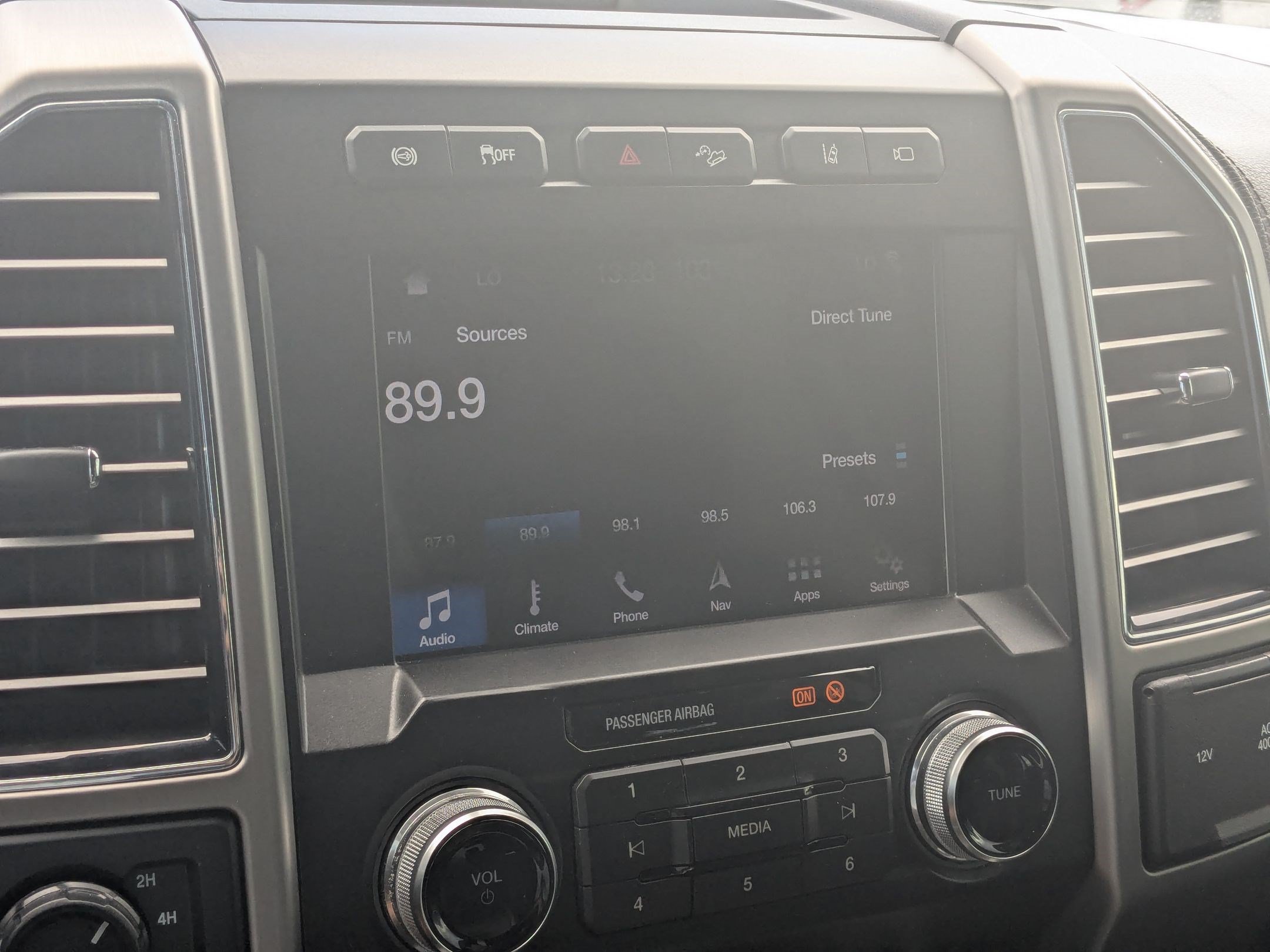 Used 2019 Ford F350 Platinum w/ Platinum Ultimate Package AWD/4WD image 22