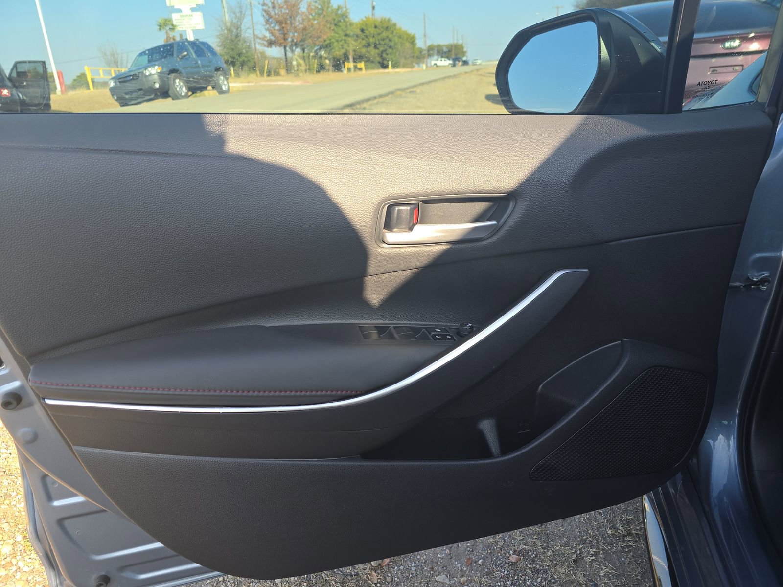 Used 2023 Toyota Corolla SE image 15