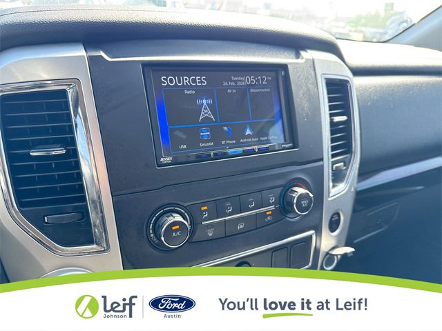 Used 2017 Nissan Titan SV image 16