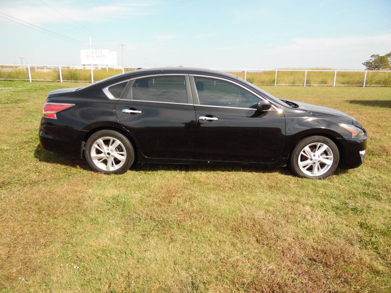 Used 2015 Nissan Altima 2.5 SV image 11