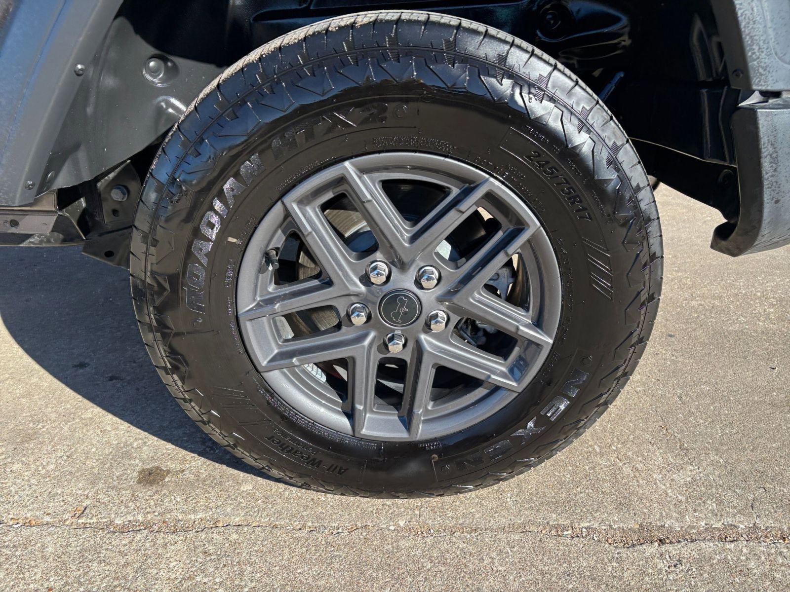 Used 2025 Jeep Wrangler Sport S image 29