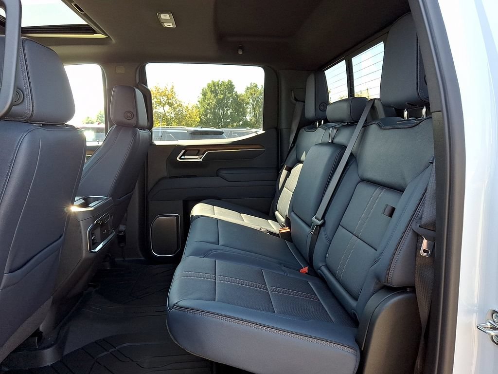 New 2026 Chevrolet Silverado 1500 High Country w/ High Country Premium Package AWD/4WD image 6