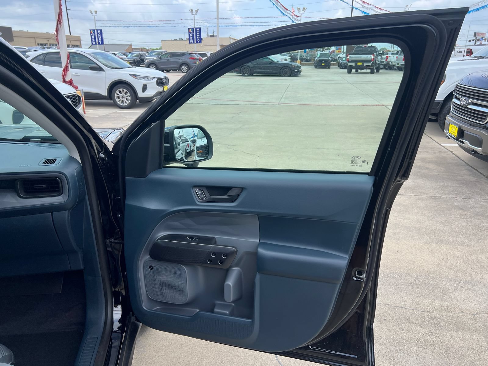 New 2026 Ford Maverick Lariat w/ Black Appearance Package AWD/4WD image 19