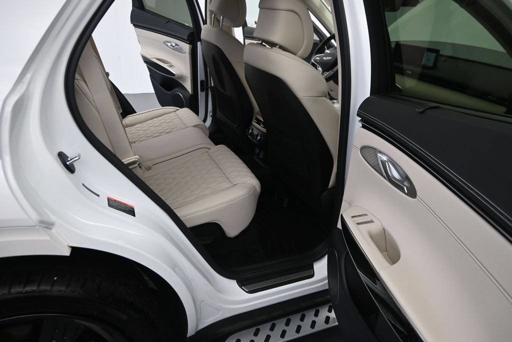 Used 2025 Genesis GV70 3.5T Sport w/ Sport Prestige Package AWD/4WD image 18
