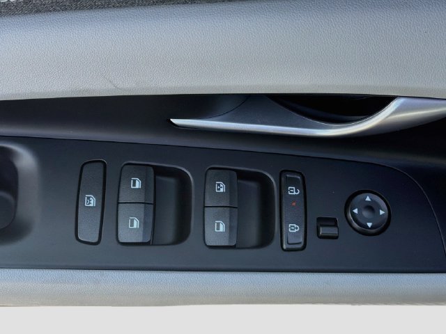 New 2026 Hyundai Elantra SEL Sport FWD image 17