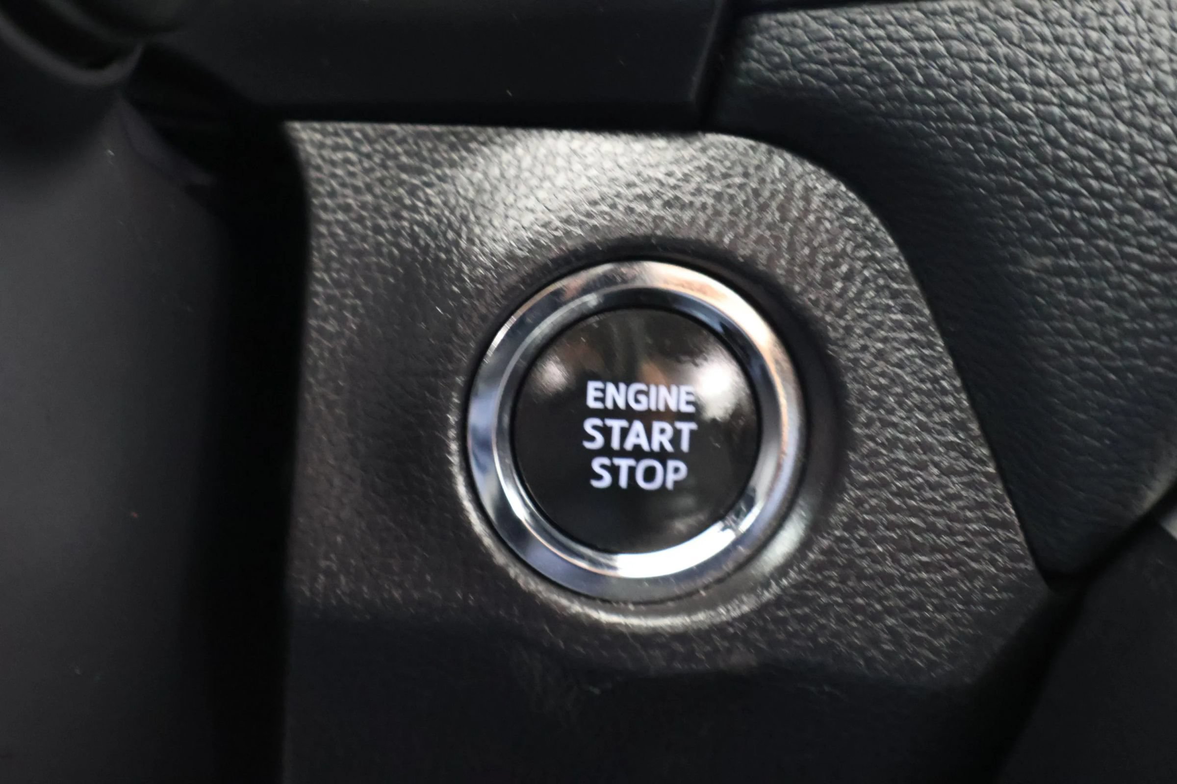 Used 2025 Toyota RAV4 XLE FWD image 26