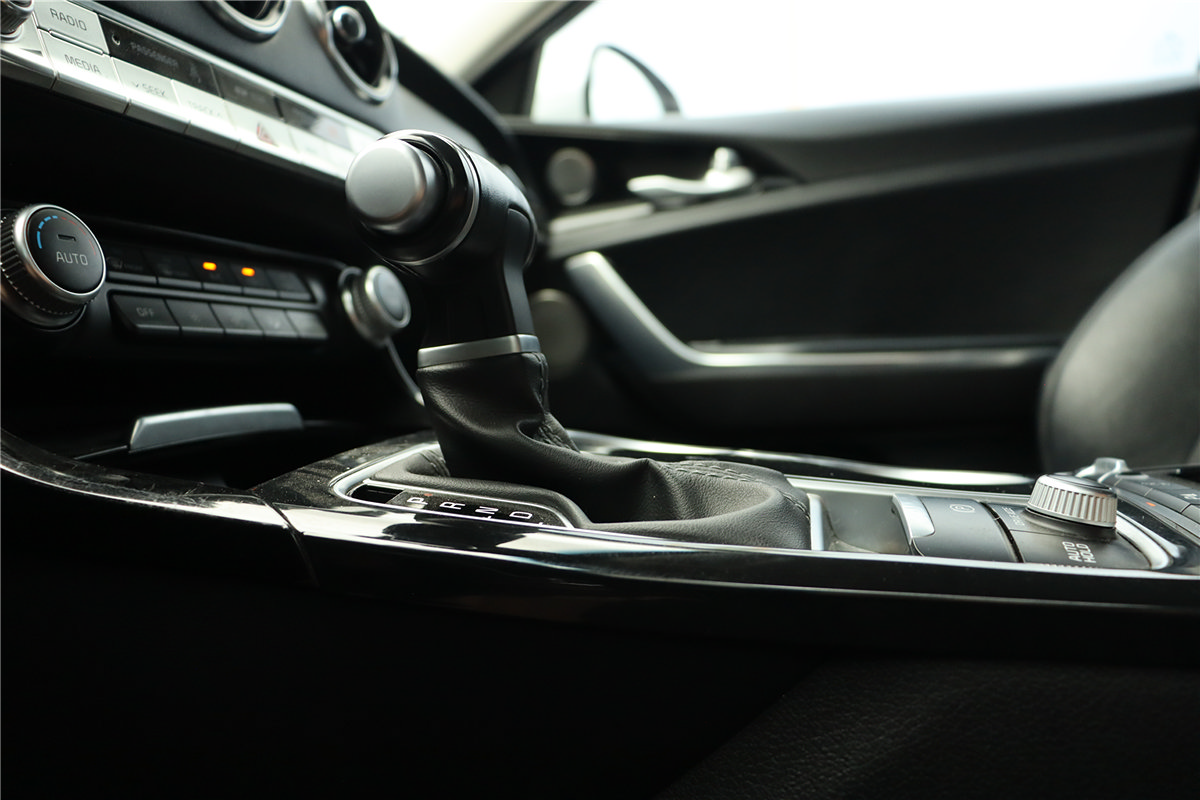 Used 2019 Kia Stinger Premium RWD image 37