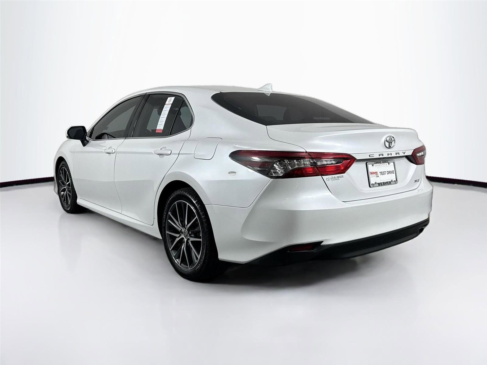 Certified 2022 Toyota Camry XLE image 2