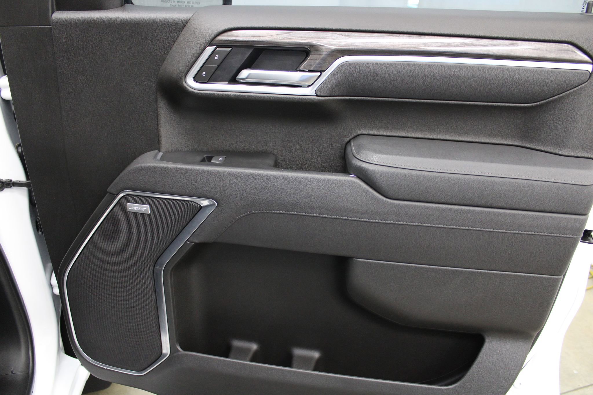 Used 2025 Chevrolet Silverado 1500 LTZ image 27