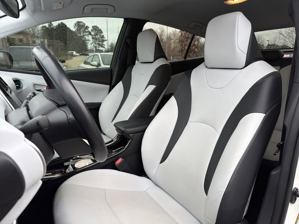 Used 2016 Toyota Prius Four image 12