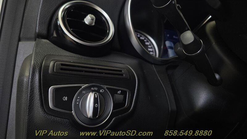 Used 2019 Mercedes-Benz GLC 300 4MATIC image 21