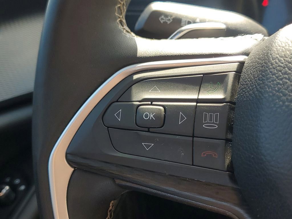 Used 2024 Jeep Grand Cherokee L Laredo AWD/4WD image 26