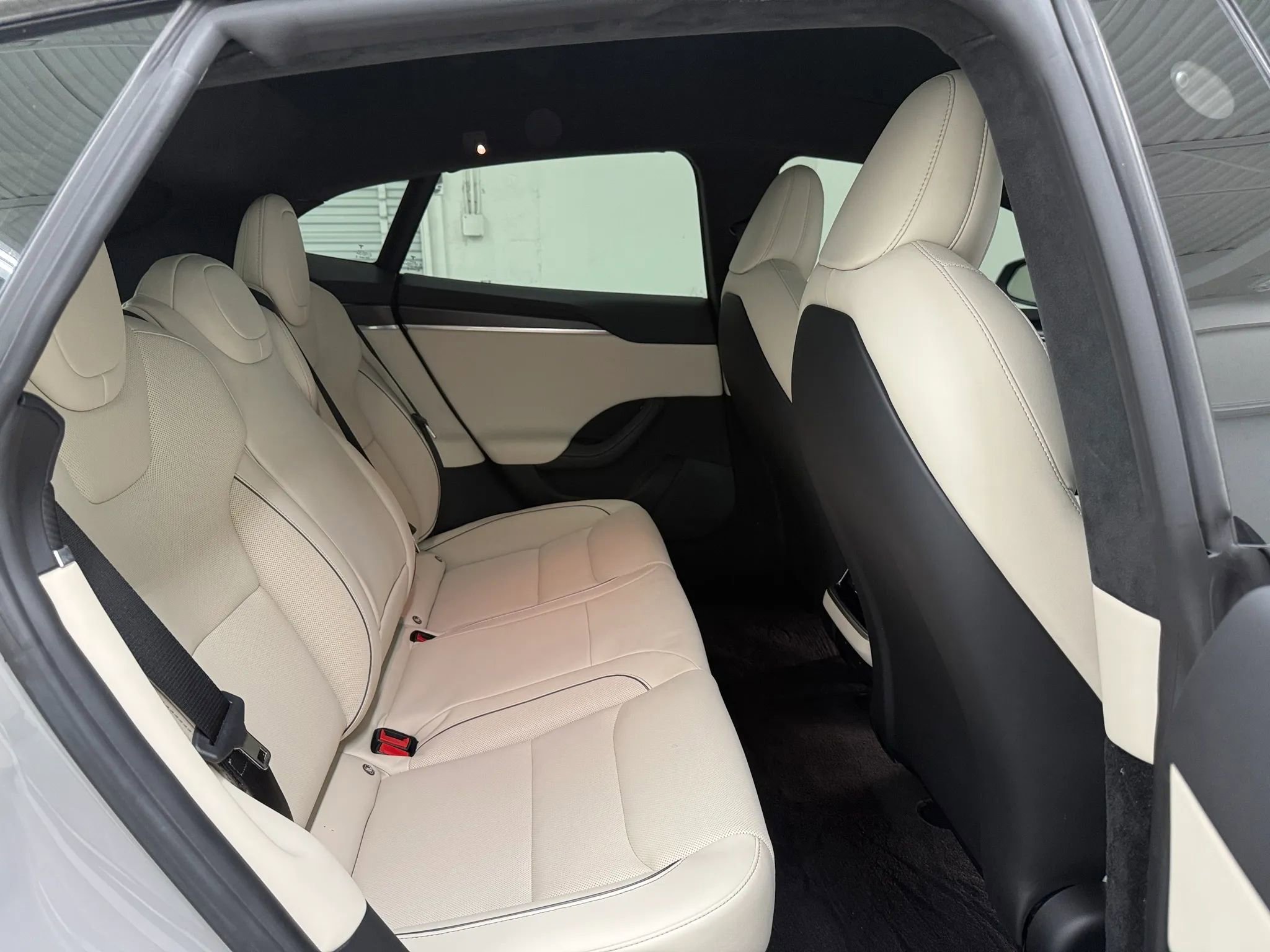 Used 2022 Tesla Model S Plaid image 19