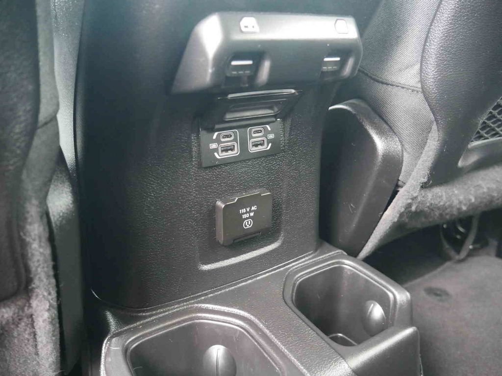 Used 2024 Jeep Wrangler Unlimited Rubicon AWD/4WD image 18