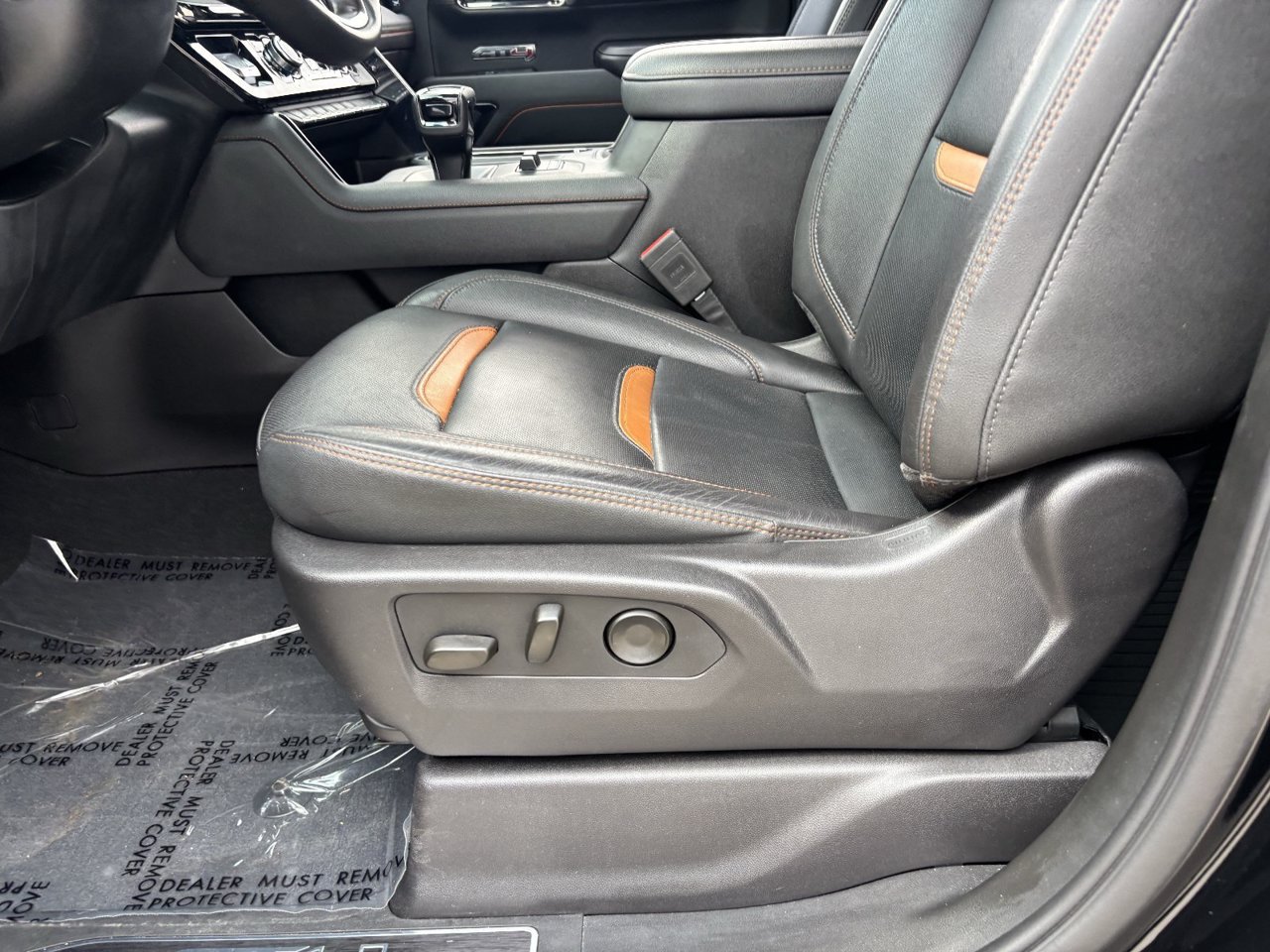 Used 2024 GMC Sierra 1500 AT4 w/ Technology Package AWD/4WD image 18