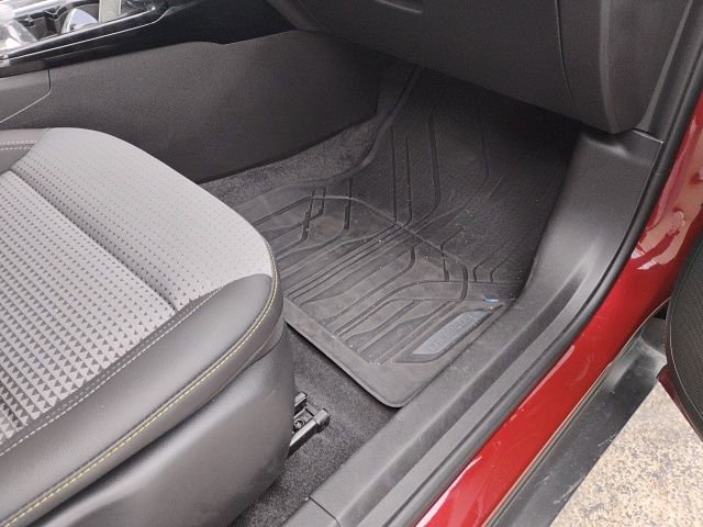 Used 2024 Chevrolet Trax LT w/ LT Convenience Package image 14