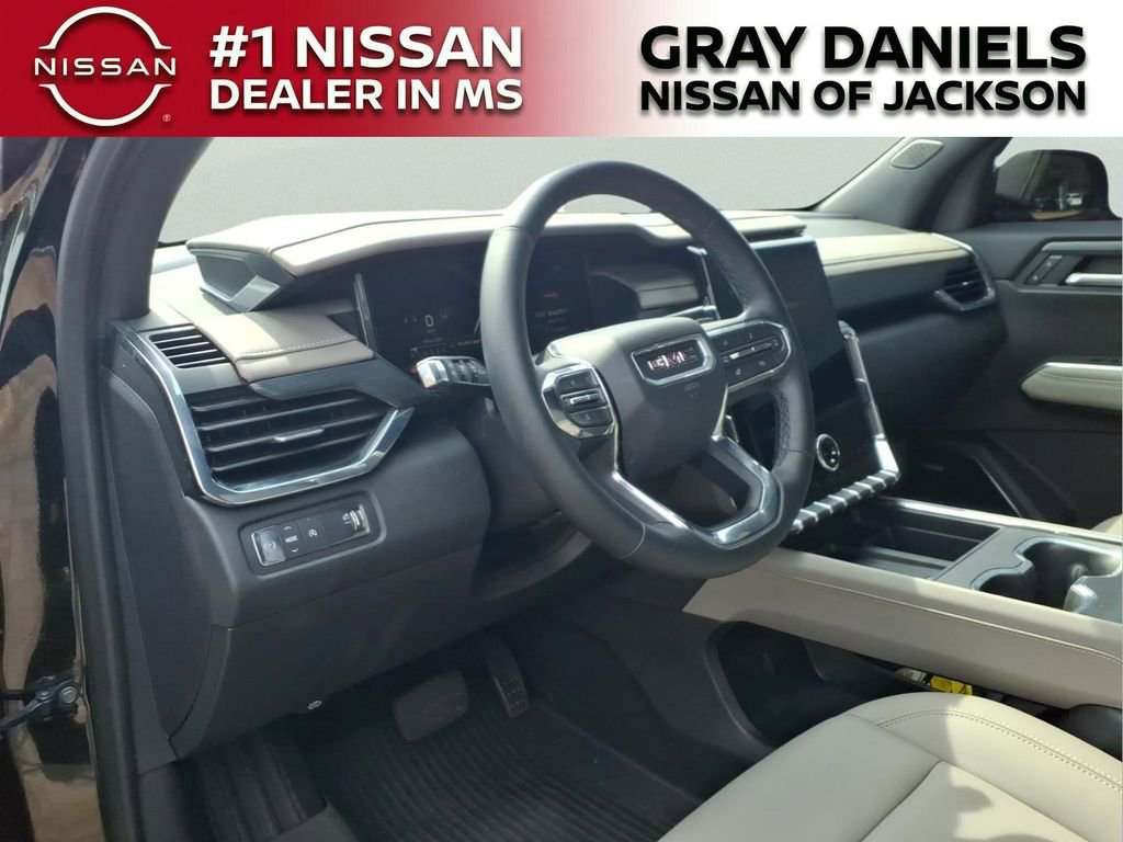 Used 2025 GMC Acadia Elevation w/ Elevation Premium Package FWD image 11