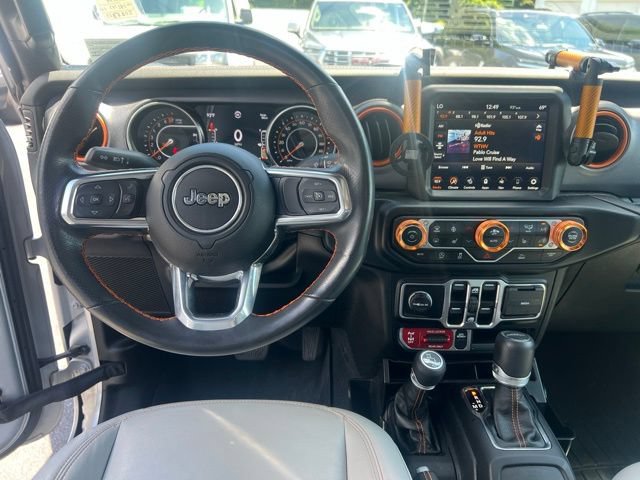 Used 2023 Jeep Gladiator Mojave w/ Cold Weather Group AWD/4WD image 17