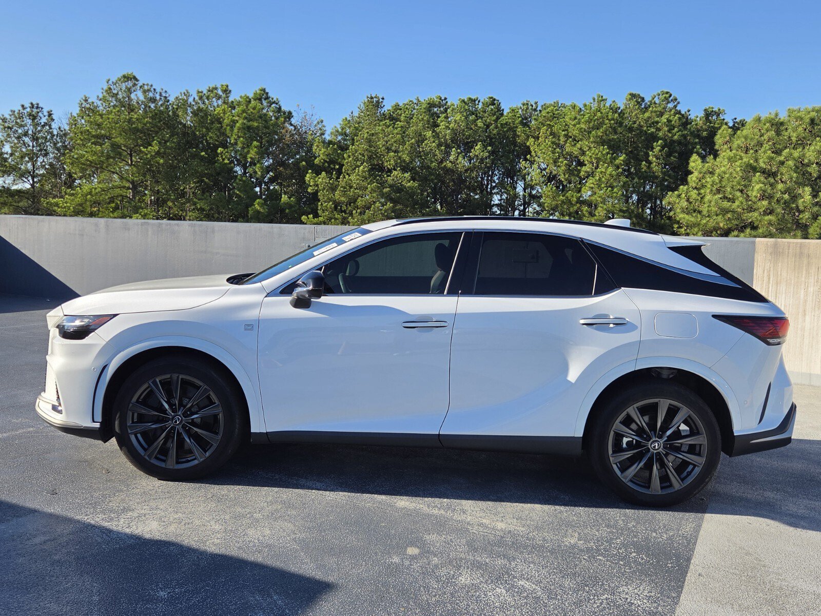 Used 2024 Lexus RX 350 F Sport w/ Convenience Package AWD/4WD image 2