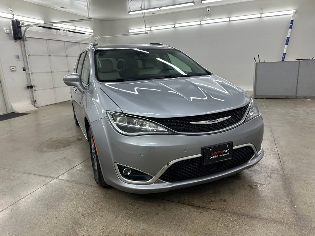 Used 2020 Chrysler Pacifica Touring-L Plus w/ Advanced Safetytec Group FWD image 3