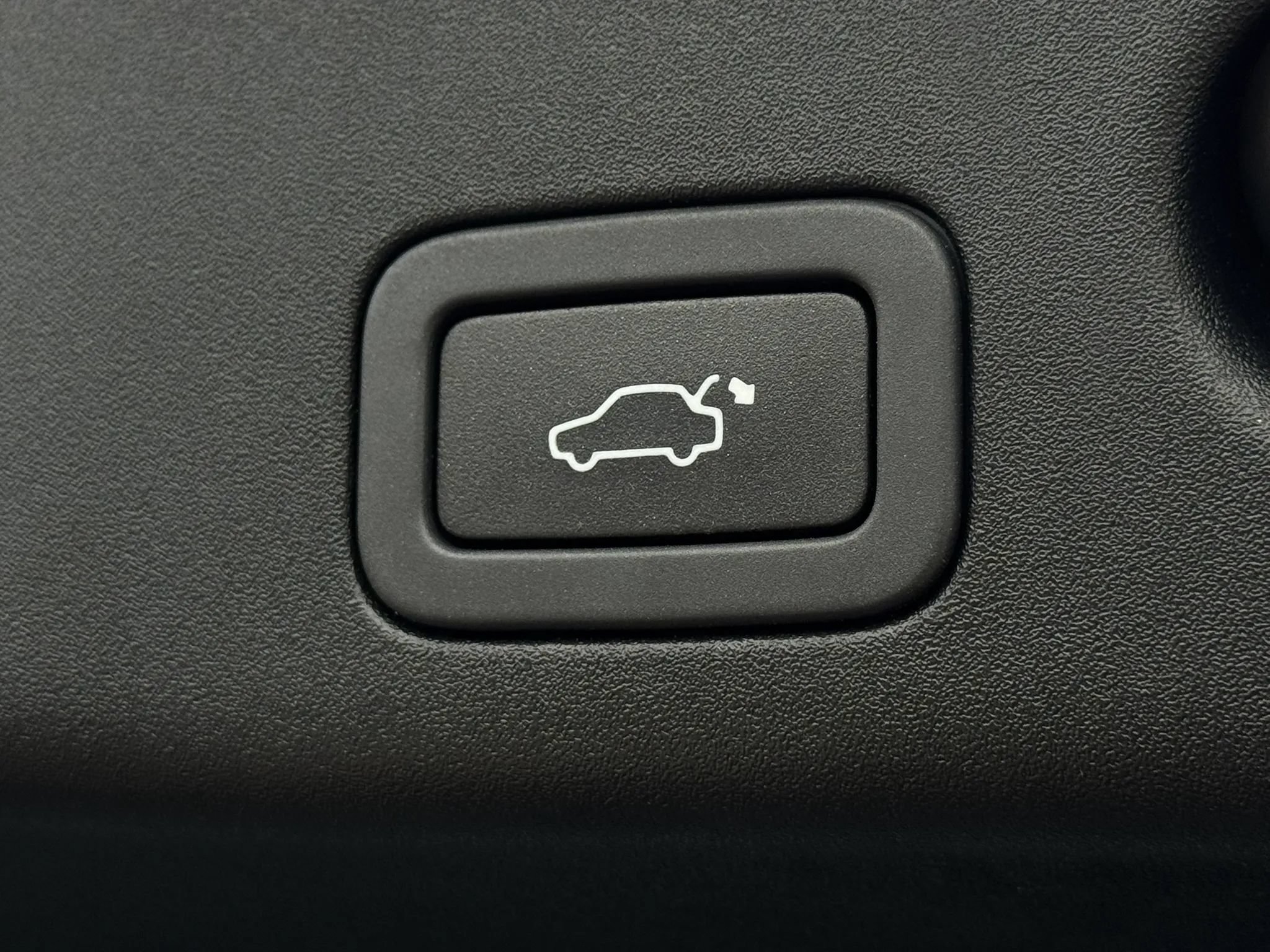 Used 2014 Jaguar XJ L Portfolio RWD image 22