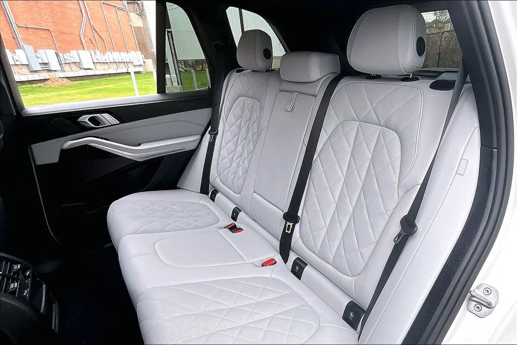 Used 2024 BMW X5 sDrive40i w/ Premium Package image 34