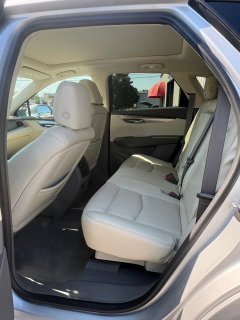 Used 2017 Cadillac XT5 Luxury w/ Driver Awareness Package FWD image 17