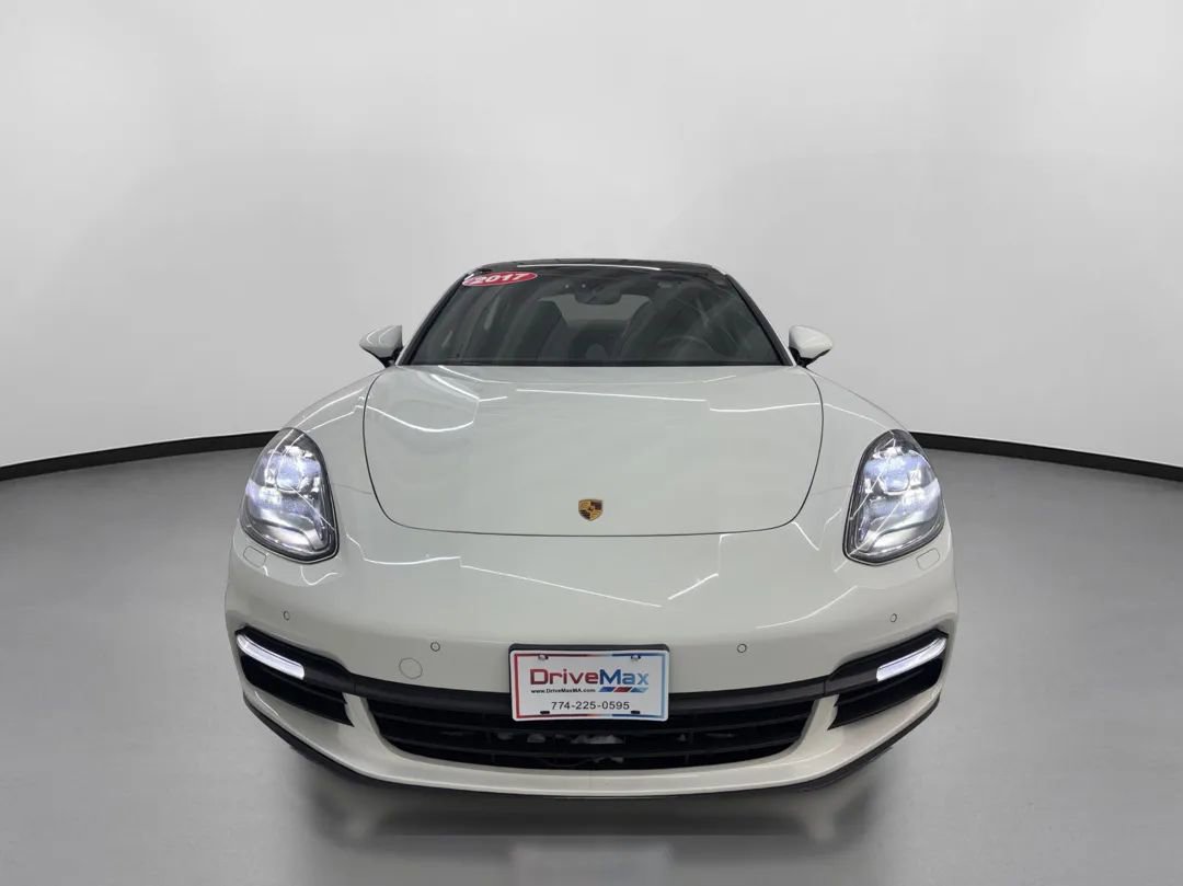 Used 2017 Porsche Panamera image 2