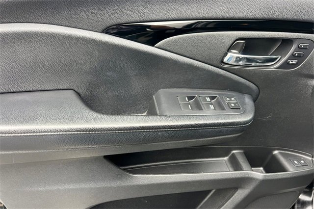 Used 2019 Honda Pilot Touring image 13