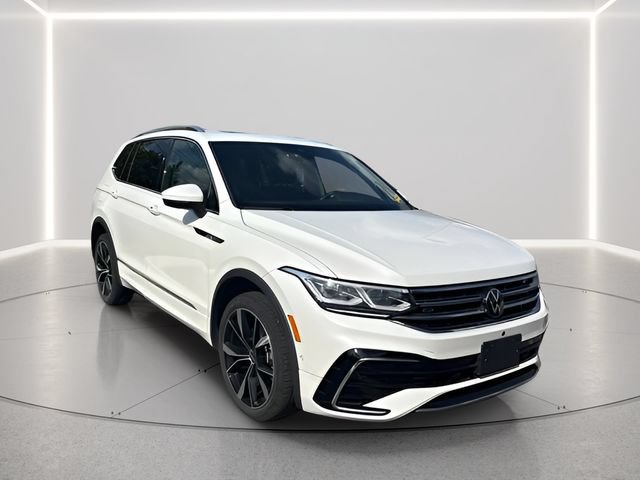 Used 2024 Volkswagen Tiguan SEL R-Line AWD/4WD image 28