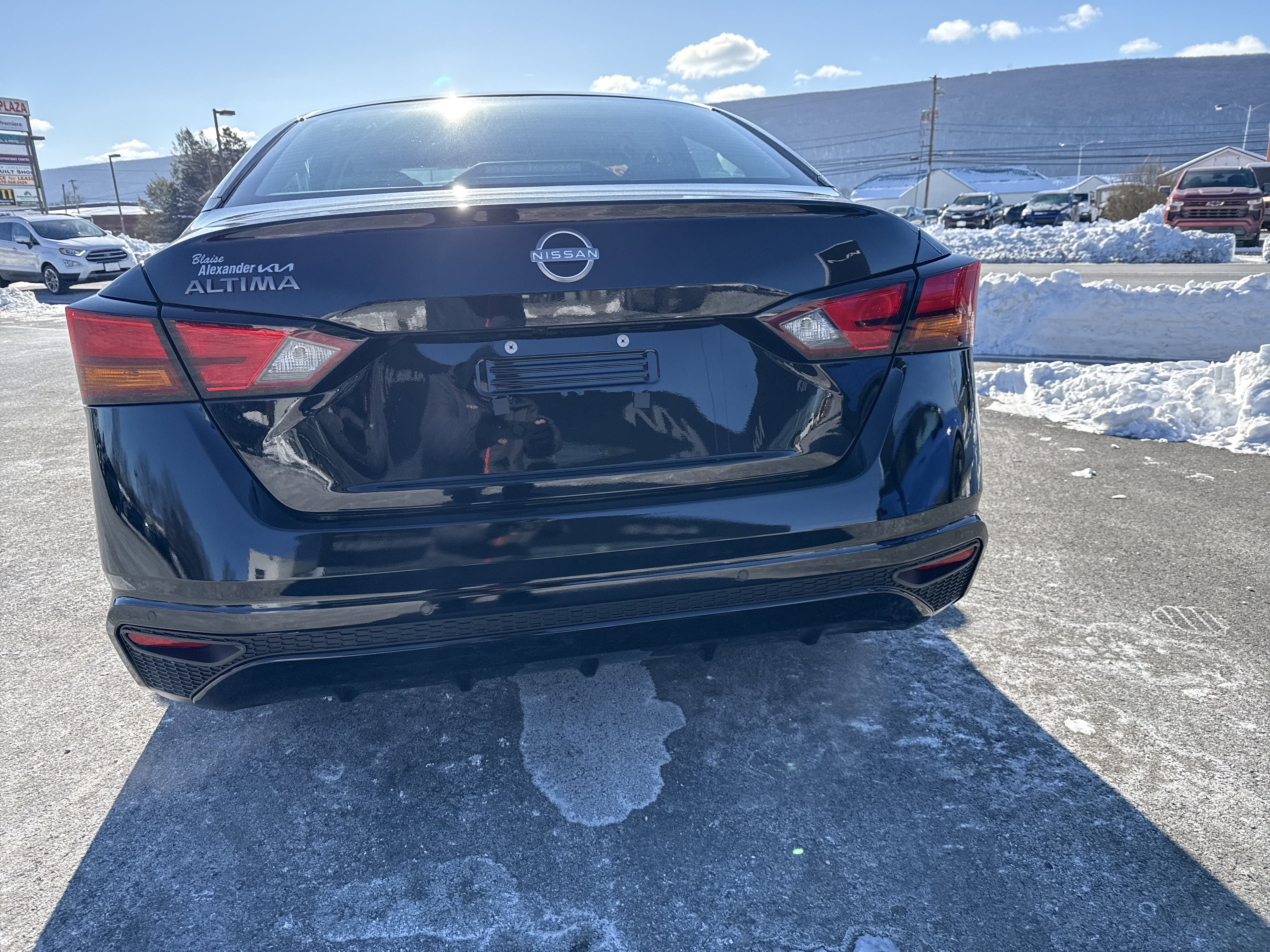 Used 2024 Nissan Altima 2.5 S image 4