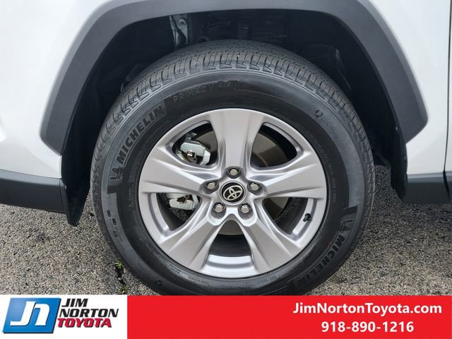 Used 2025 Toyota RAV4 XLE w/ Convenience Package FWD image 14