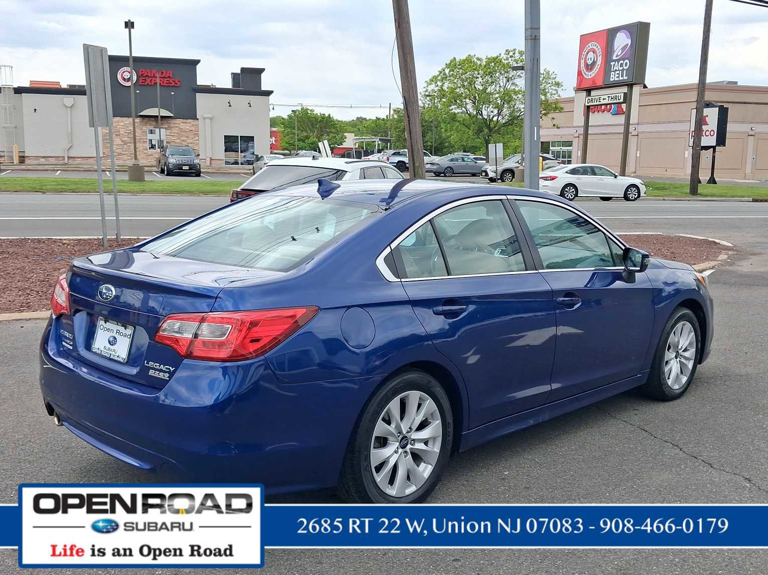 Used 2016 Subaru Legacy 2.5i Premium AWD/4WD image 3