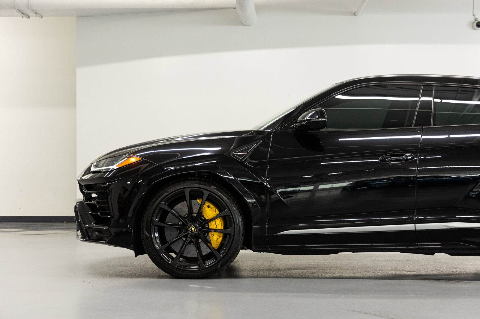 Used 2021 Lamborghini Urus AWD/4WD image 10