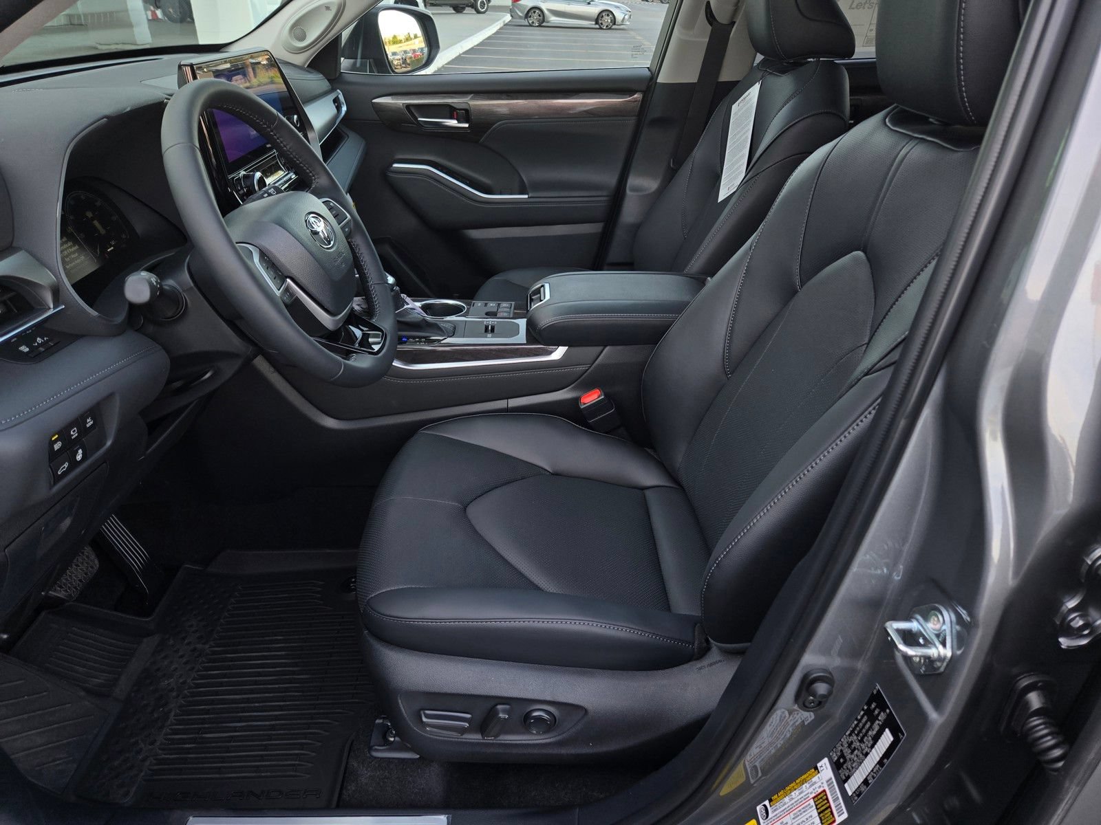 Certified 2026 Toyota Highlander Limited AWD/4WD image 17