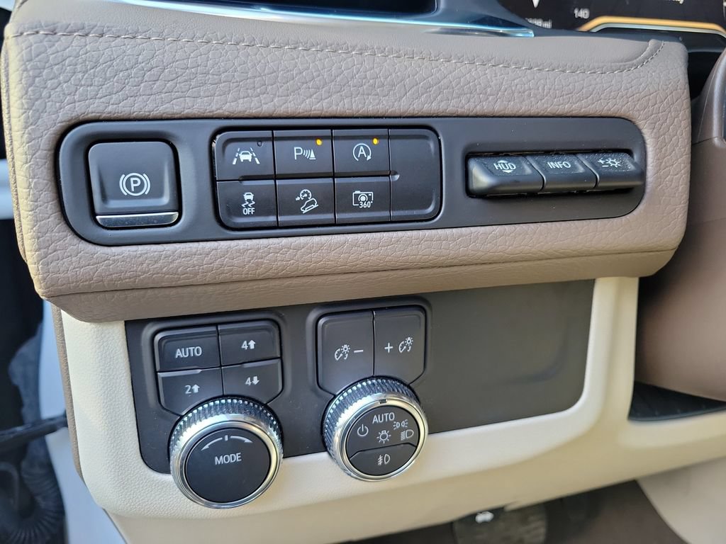 Used 2024 GMC Yukon Denali AWD/4WD image 25