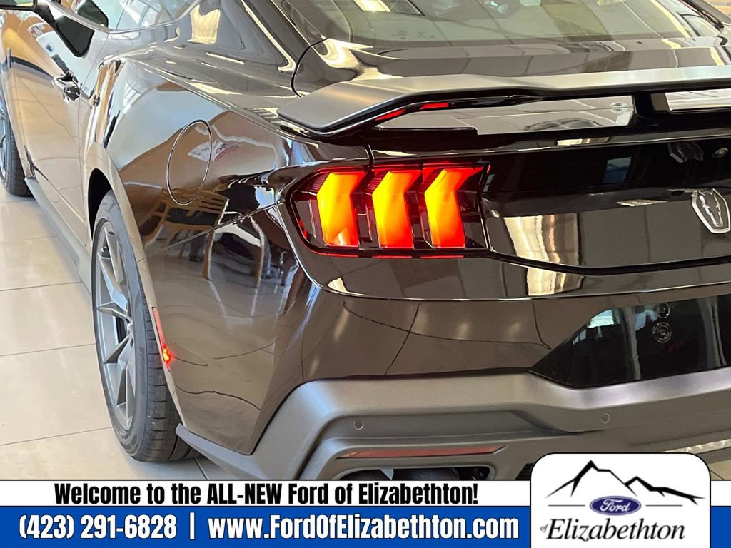 New 2025 Ford Mustang Dark Horse image 4