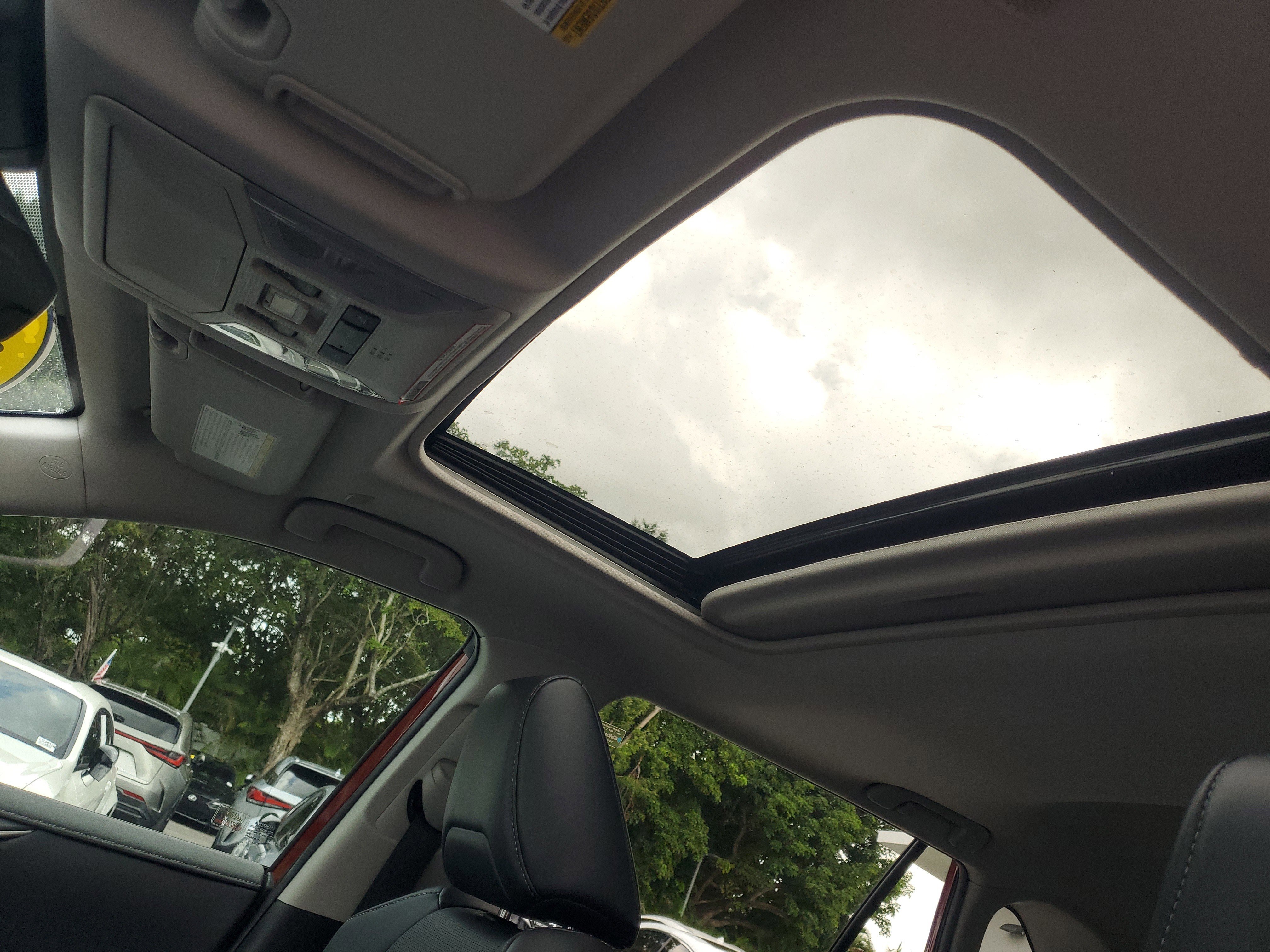 Used 2023 Toyota RAV4 Limited image 20