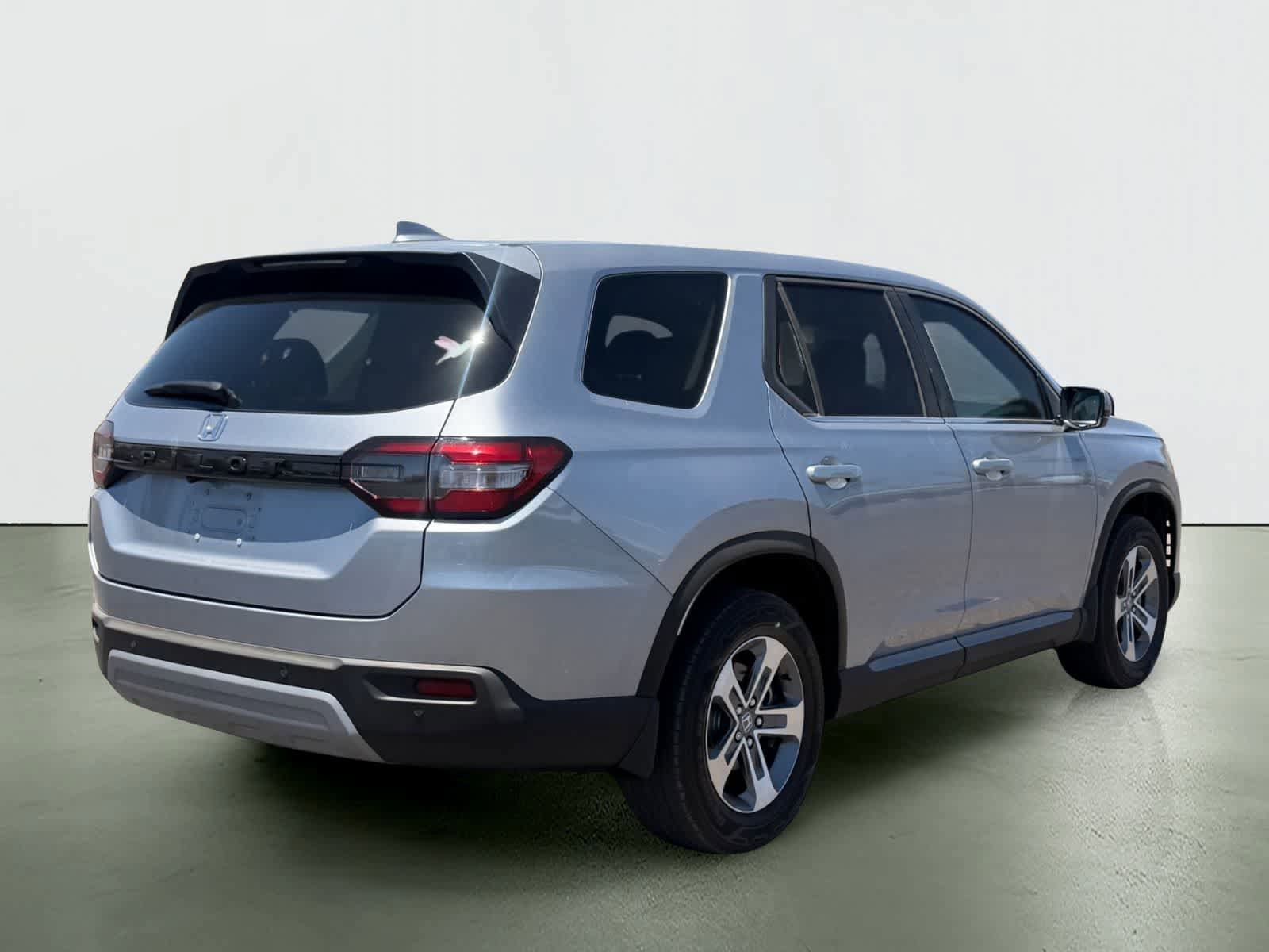 Used 2024 Honda Pilot EX-L image 4